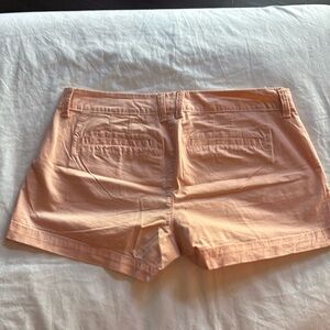 Old Navy women’s shorts size 4
Peach color
